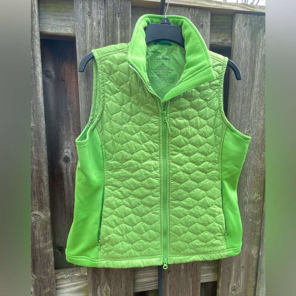 LLBean woman’s green vest..size medium